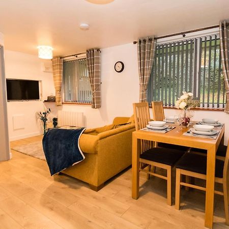 1 Bedroom Newton Apartment L Free Parking L Wigan Royal Infirmary L Haigh Hall L Central Location Kültér fotó