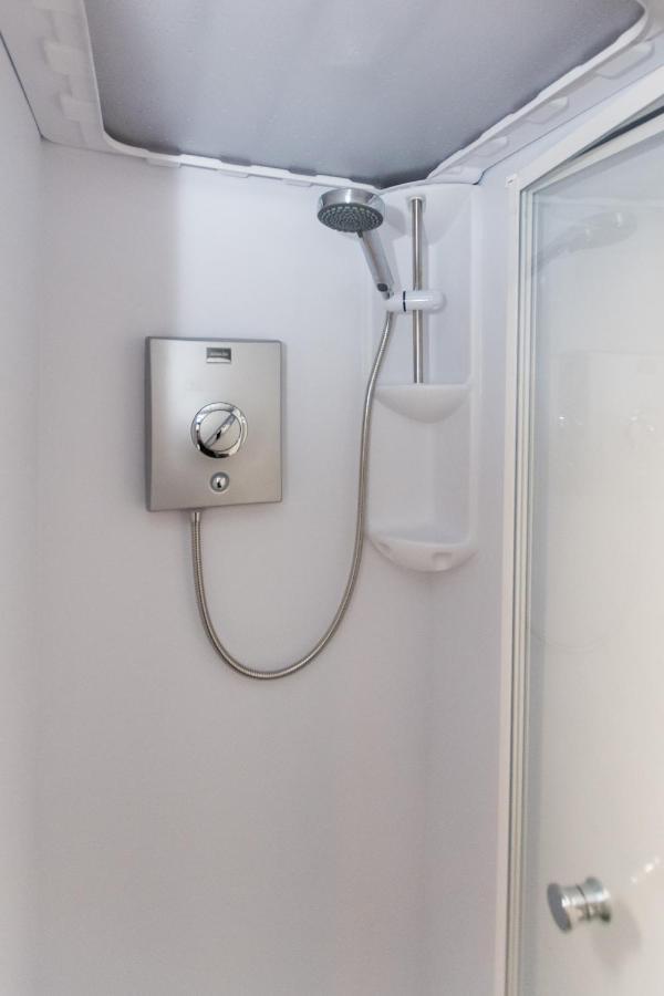 1 Bedroom Newton Apartment L Free Parking L Wigan Royal Infirmary L Haigh Hall L Central Location Kültér fotó