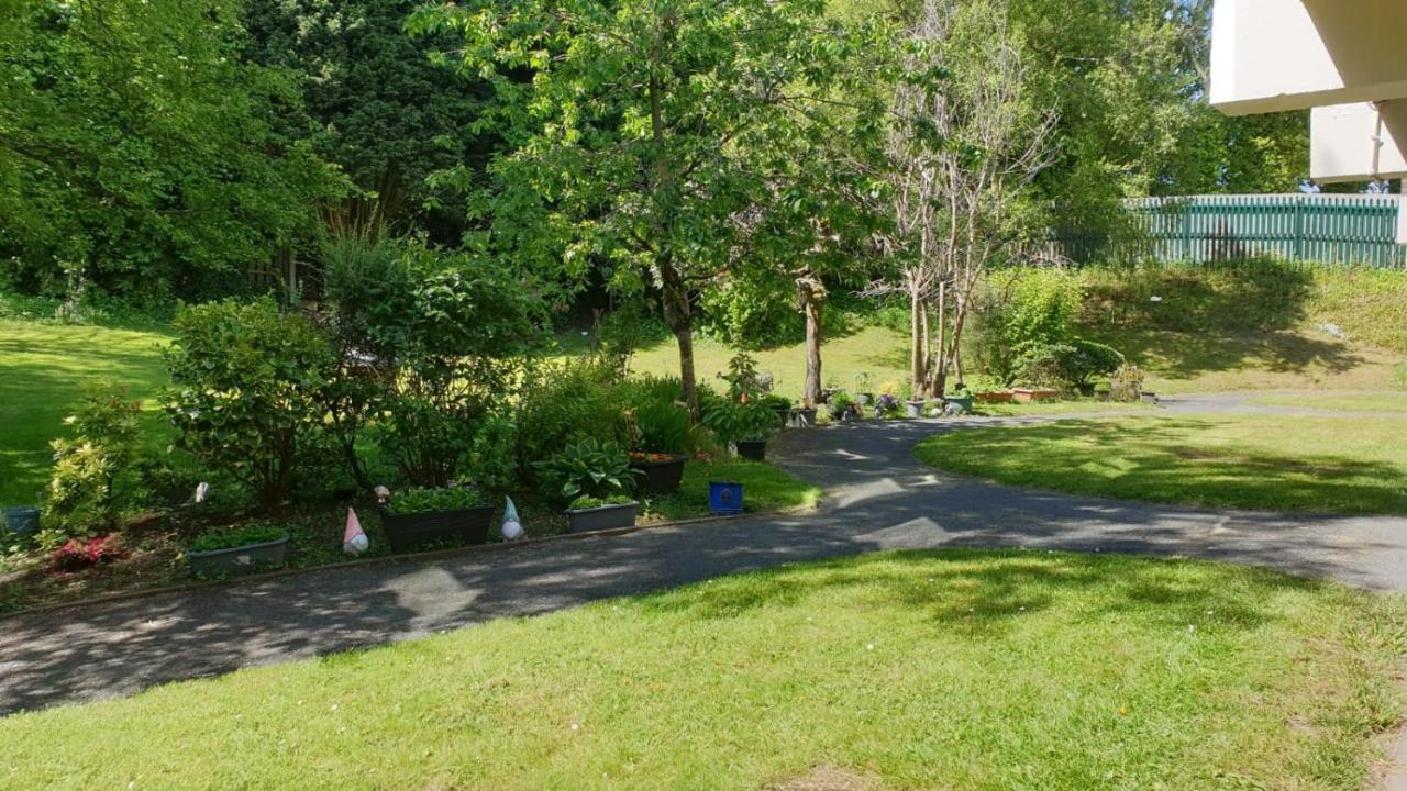 1 Bedroom Newton Apartment L Free Parking L Wigan Royal Infirmary L Haigh Hall L Central Location Kültér fotó